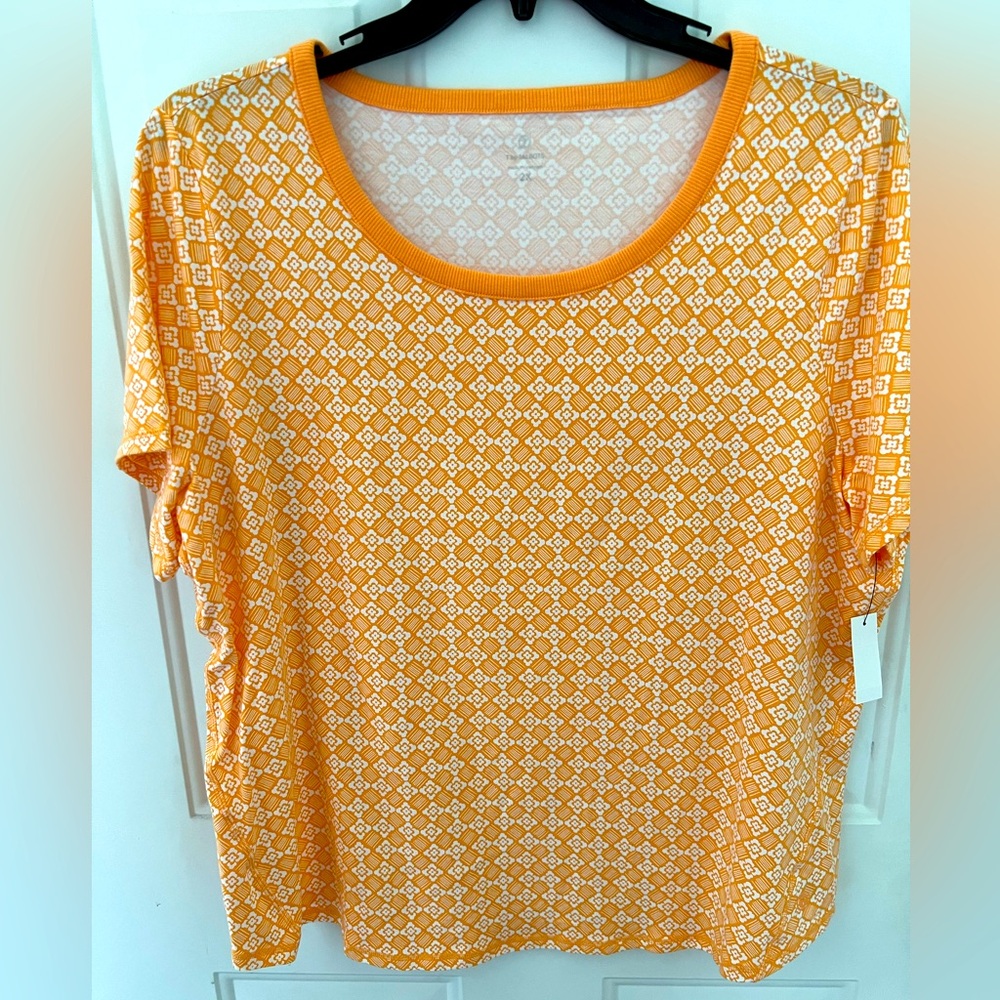 Women’s short sleeve top from Talbots. Orange and white. Size 2X.